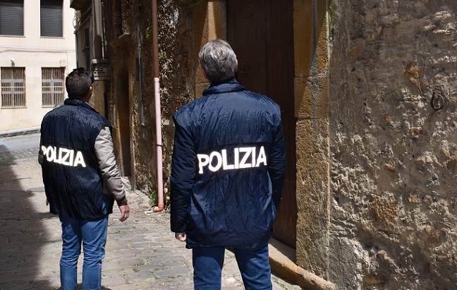 Piazza Armerina: un arresto per furto, violazione domicilio, oltraggio a pubblico ufficiale e guida in stato di ebrezza