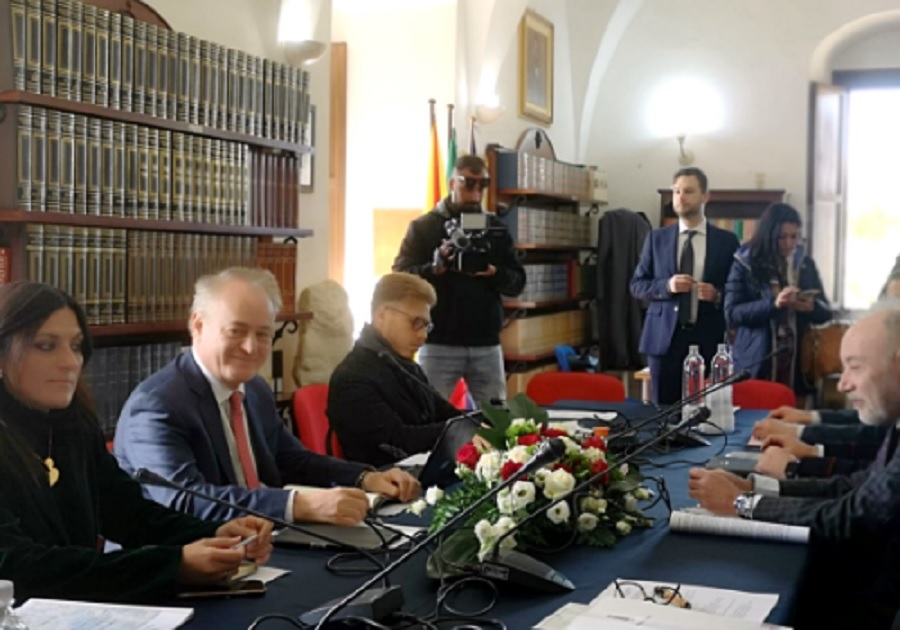 Commissione antimafia a Enna, “rogo al cantiere per condizionare imprese”