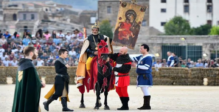 Soldi per le feste nei Comuni, ecco quali sono, manca Enna