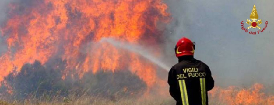 Incendi, invasi con poca acqua, rogo spento a Enna con difficoltà