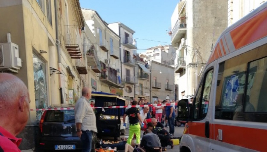 Omicidio, torna a casa ambulante ferito, donna sentita prima della morte