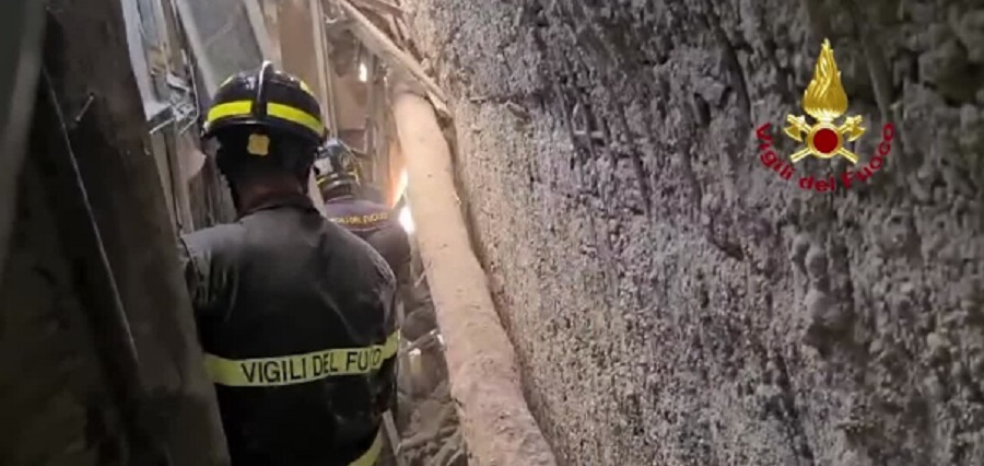 Palazzina crollata, immobile “marcio” e senza manutenzione