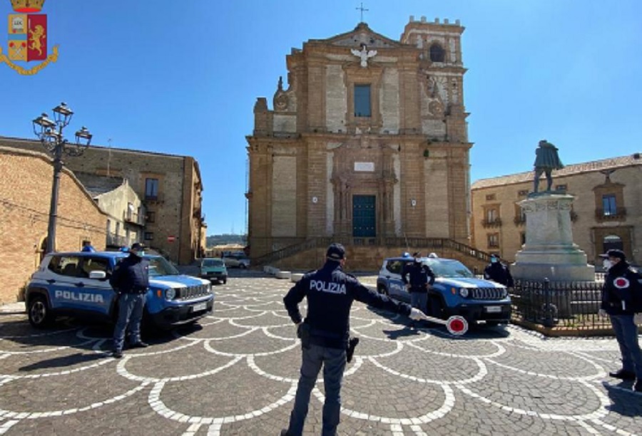 Elezioni al veleno, denuncia di Cammarata alla Digos