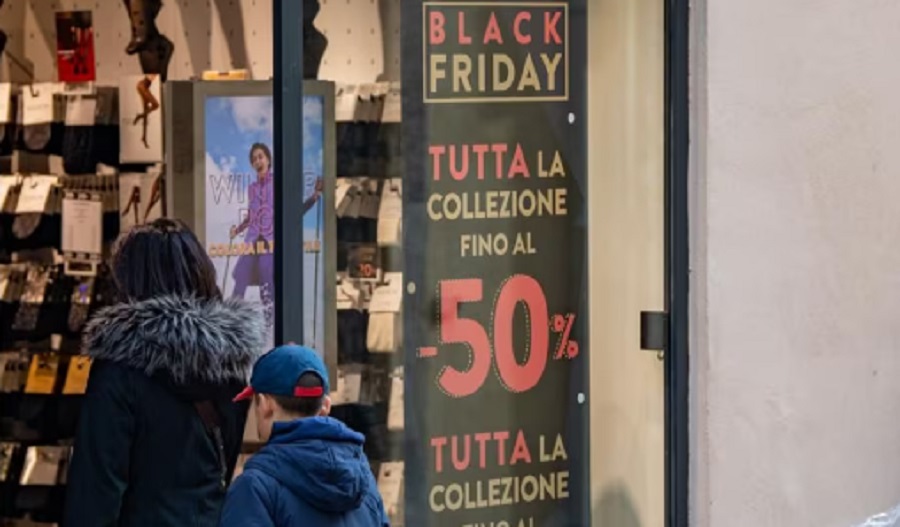 Tutti pazzi per il Black Friday, siciliani fanno acquisti per Natale