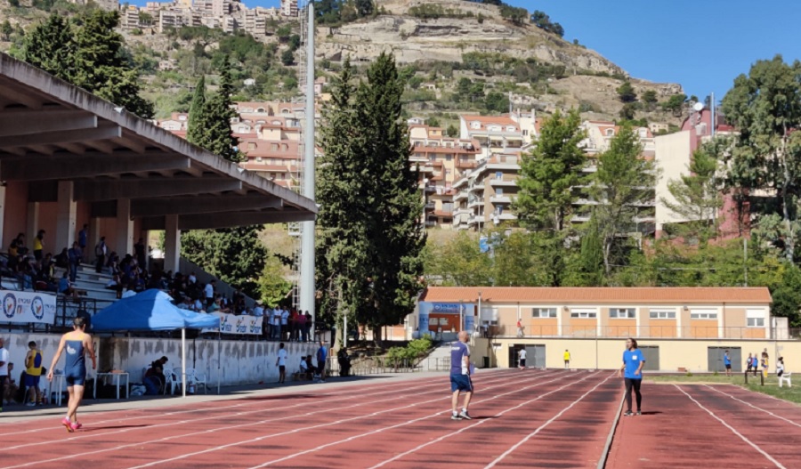 Campo di atletica Enna, ticket per usarlo, “il Comune ha dei costi”