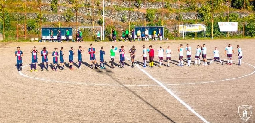 Calcio, Troina a valanga, furto negli spogliatoi dei rossublù