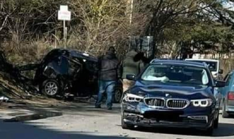 Incidente a Piazza, scontro tra due auto