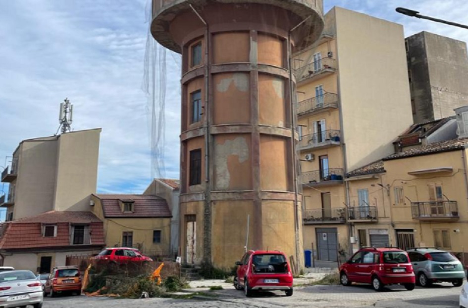 Piazza Santa Sofia, progetto fermo, Mpa EV pressa Dipietro