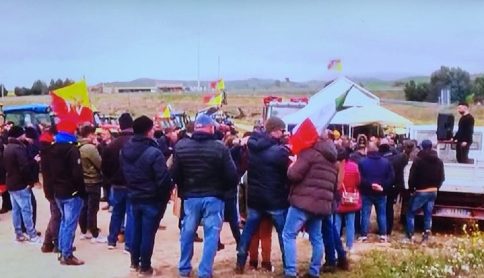 Agricoltori, “Regione ci aiuti, con i trattori a Palermo”