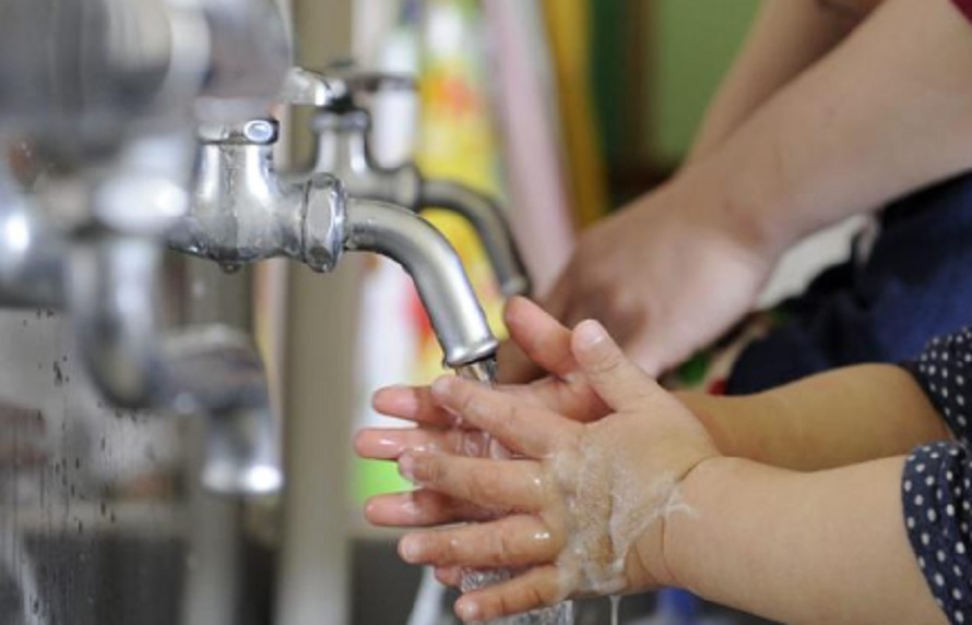 Scuola, Garibaldi senza acqua, rischio emergenza igienica