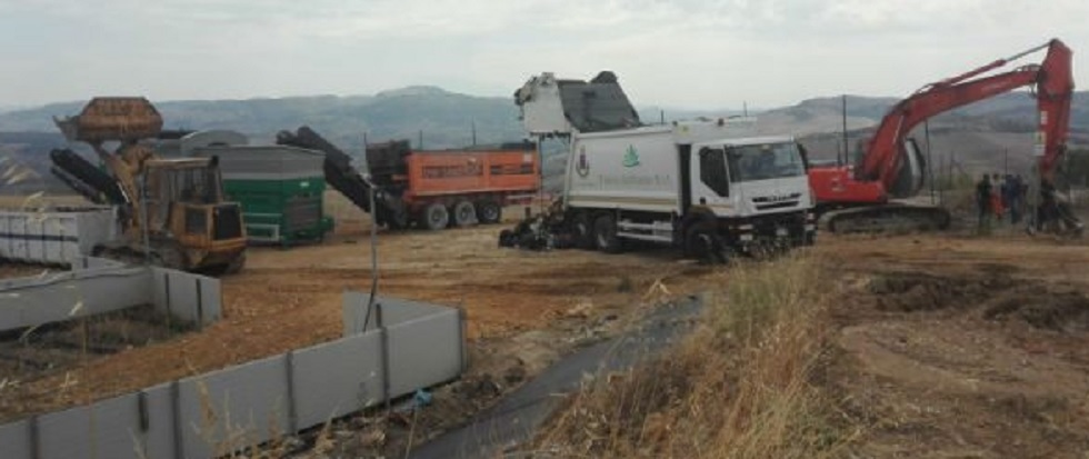 Caos rifiuti, la discarica di Lentini resta chiusa, ritorna ipotesi Enna