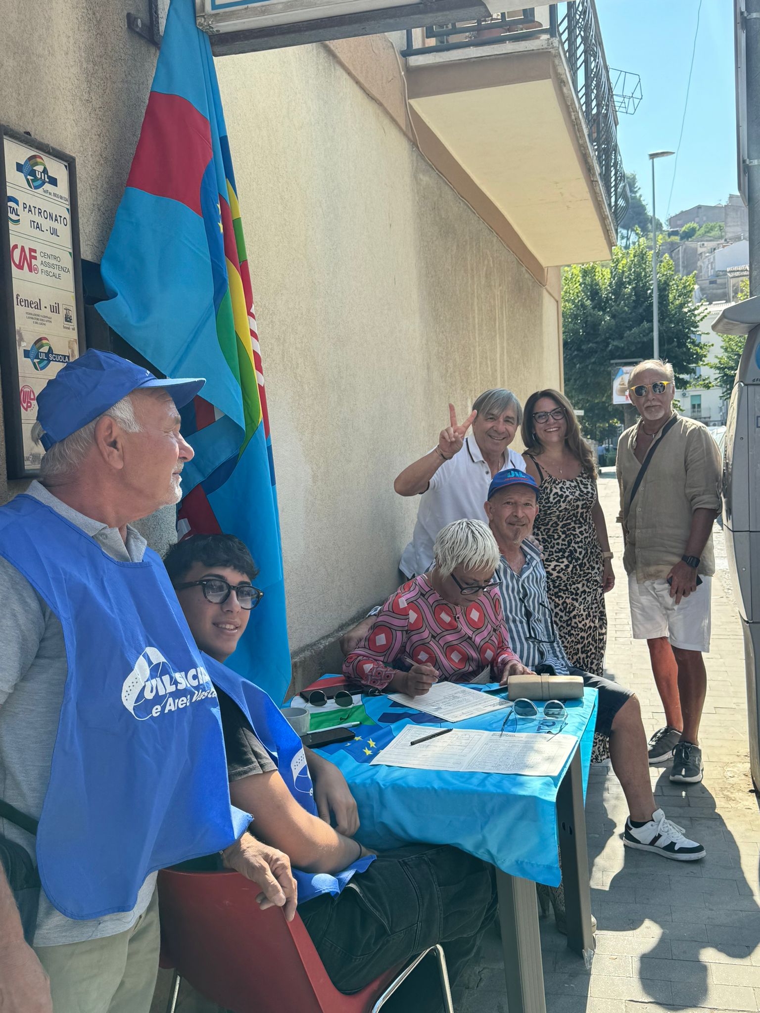 Piazza Armerina, raccolta firme UilPensionati contro l’Autonomia differenziata. Filippo Manuella: “Gli anziani ennesi e meridionali nel mirino della legge SpaccaPaese”