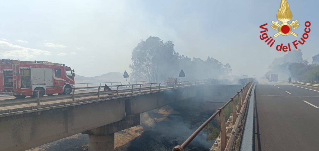 Incendio sulla A19 nell’Ennese, autostrada riaperta