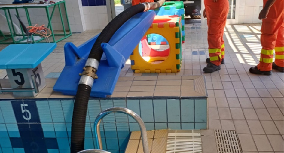 L’acqua della piscina sarà usata per spegnere gli incendi