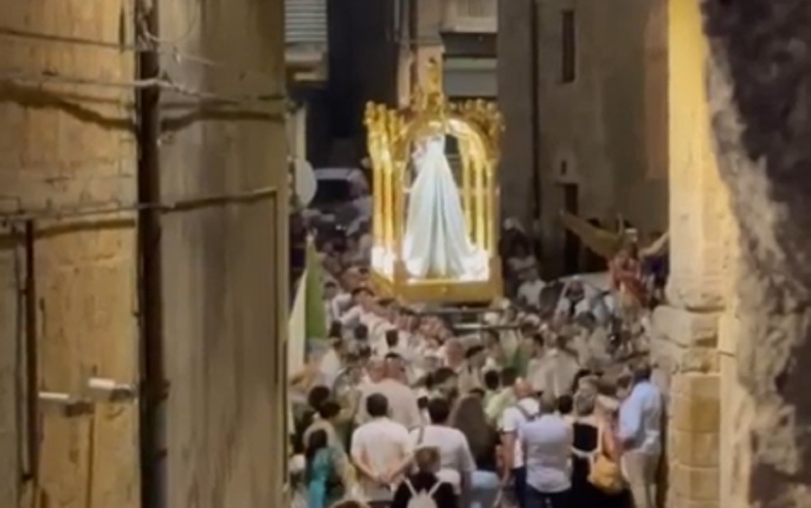 Madonna di Valverde, emozione alla processione (VIDEO)