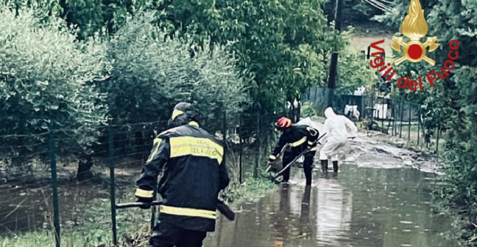 Maltempo, secondo giorno di pioggia, famiglie isolate (VIDEO)