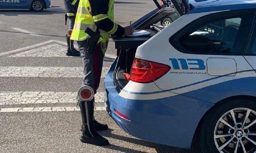 Ferragosto sicuro sulle strade, giro di vite della Polstrada