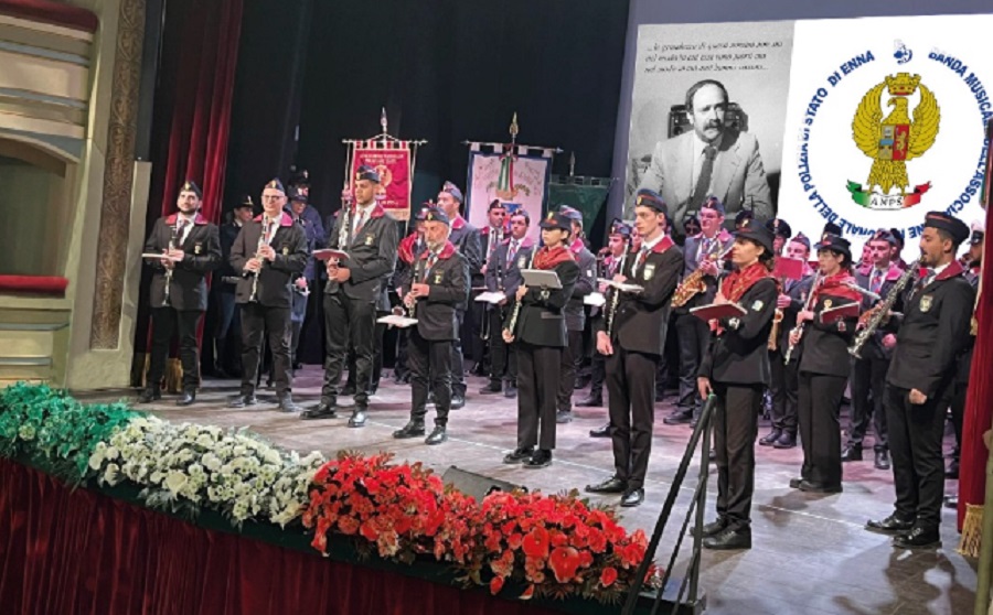 Concerto della banda della polizia alla villa del Casale