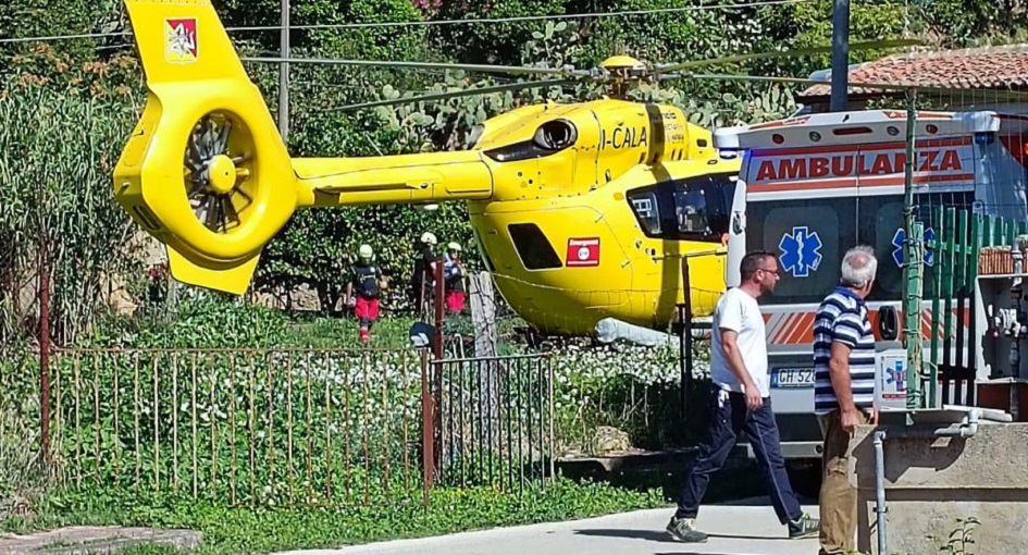 Incidente a scuola, 4 operai feriti, uno è grave, aperta inchiesta (FOTO)