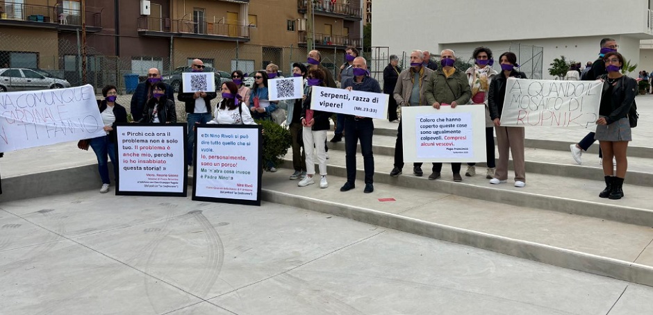 Dedicazione di Santa Lucia, protesta sui silenzi della Curia sugli abusi