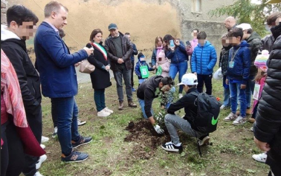 A Valguarnera un albero in memoria di Larimar