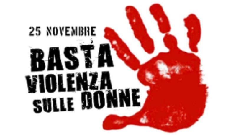 Giornata contro le violenze sulle donne, una sedia rossa a Valguarnera