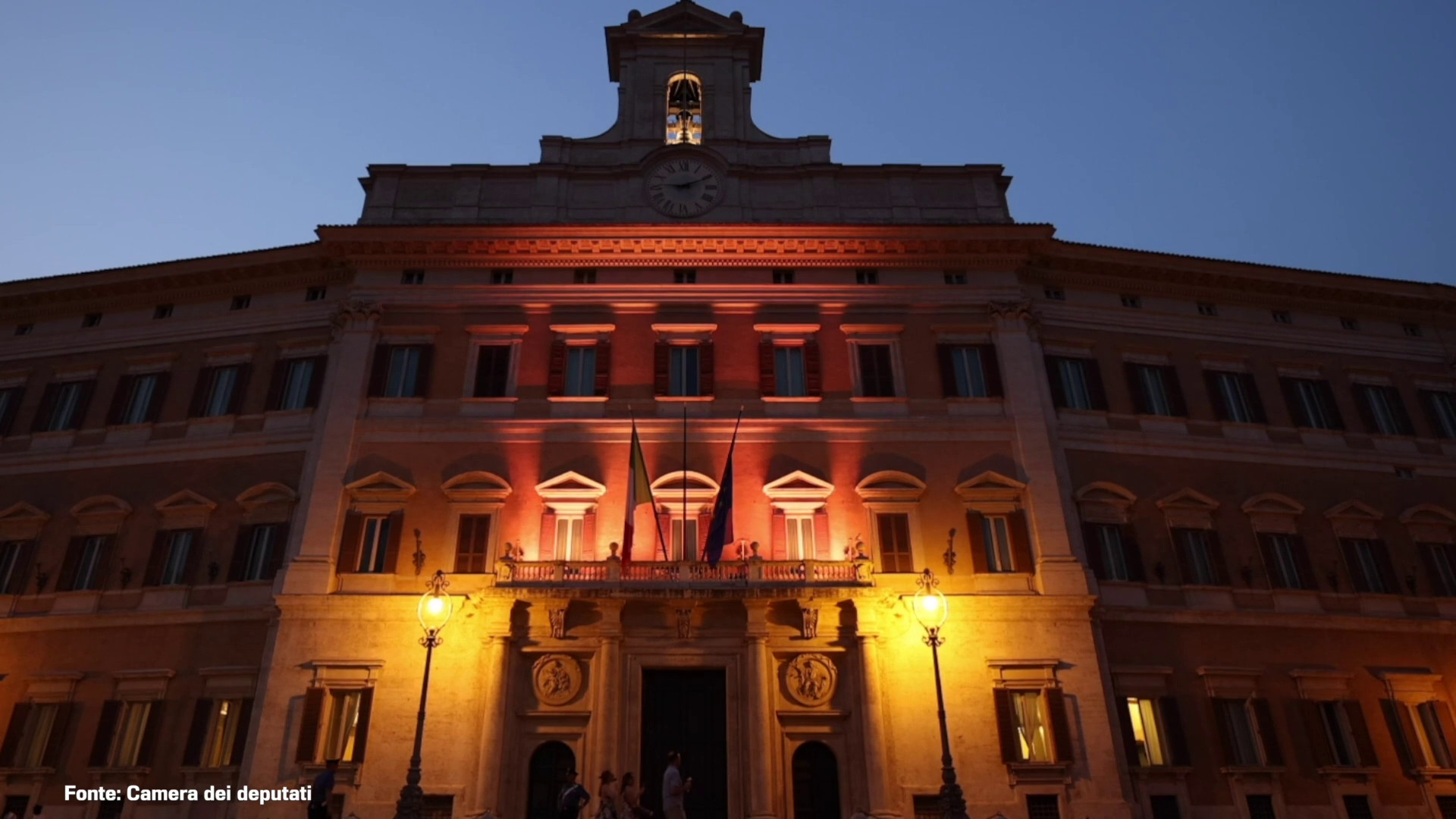 Violenza sulle donne, Montecitorio si illumumina di arancione