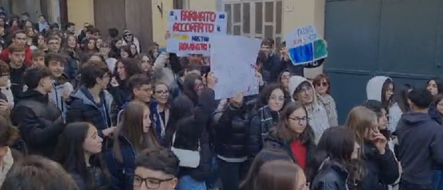 Il prefetto agli studenti, “scuola bene primario come l’acqua”