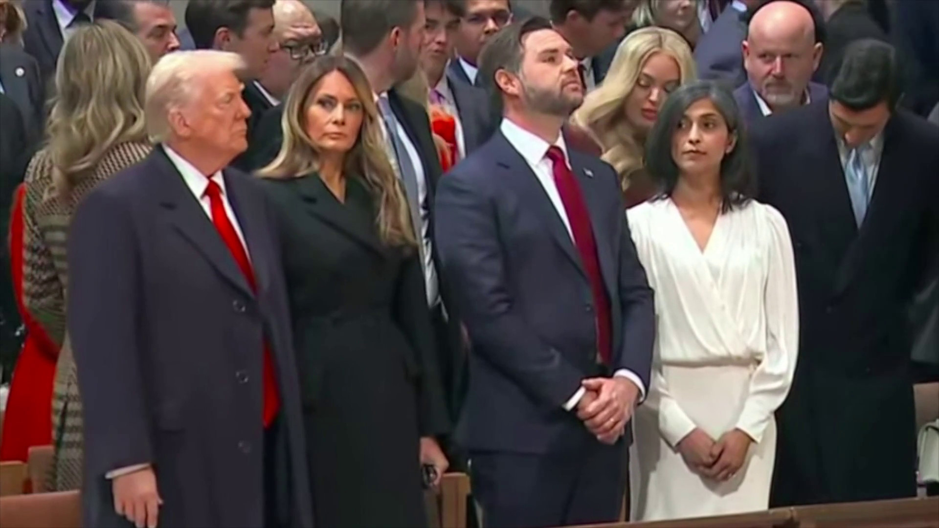 Trump e Vance partecipano al National Prayer Service