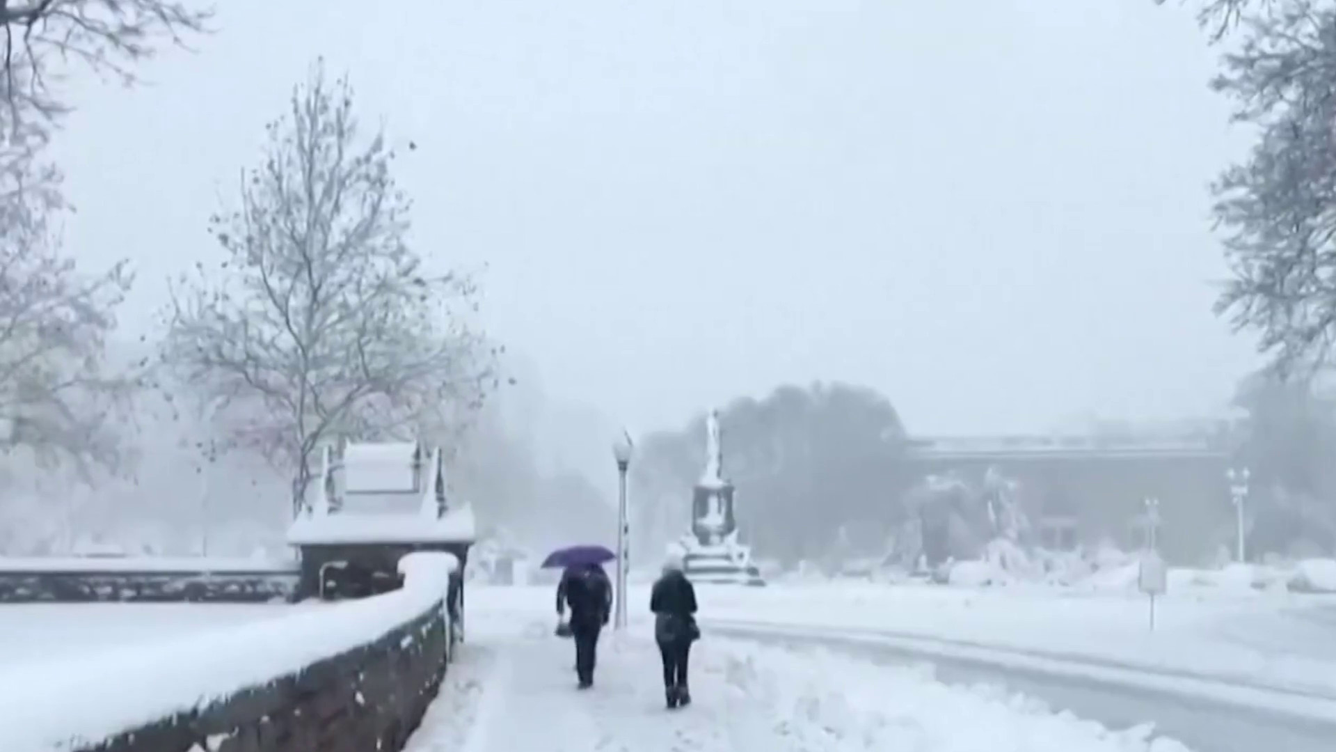 Tempesta di neve negli Usa, stato di emergenza sulla costa orientale