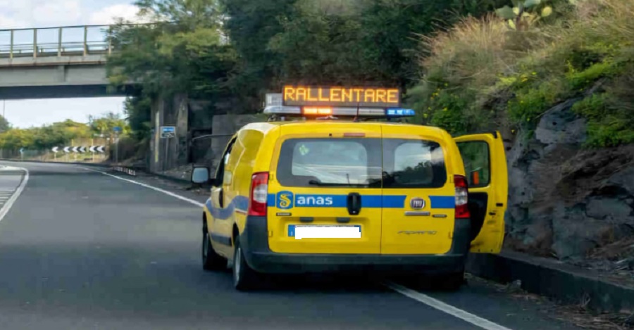 Dittaino, riaperta la statale 192, ancora fango sulla strada consortile