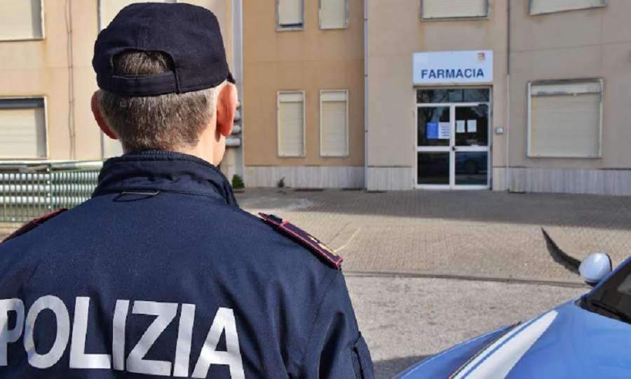 Rubavano pure i farmaci per i malati di cancro, 5 arresti