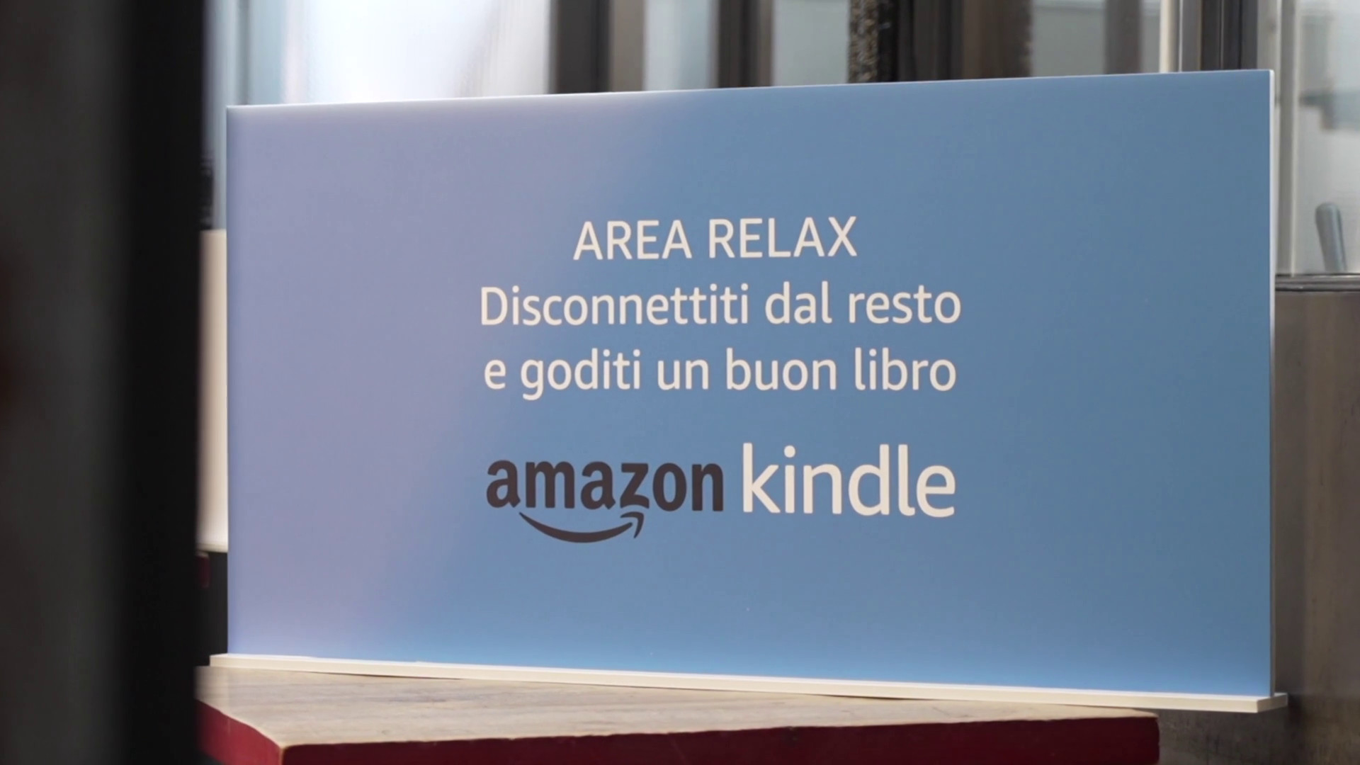 Ricerca Amazon Kindle, italiani iperconnessi e aumenta lo stress